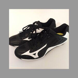 MIZUNO HEIST IQ BLACK & WHITE CLEATS - 8 SPIKES - SIZE 13 - STYLE #320501-9000
